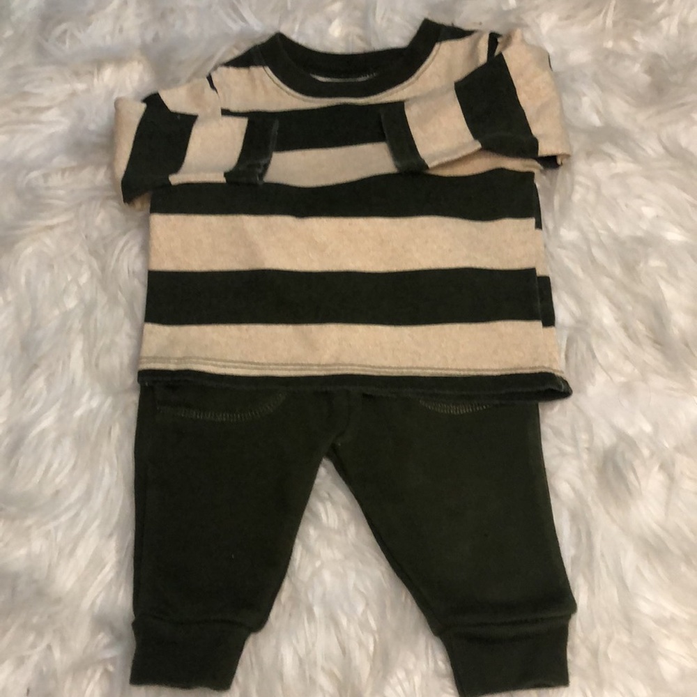 Garanimals army green & tan joggers set 0-3m
